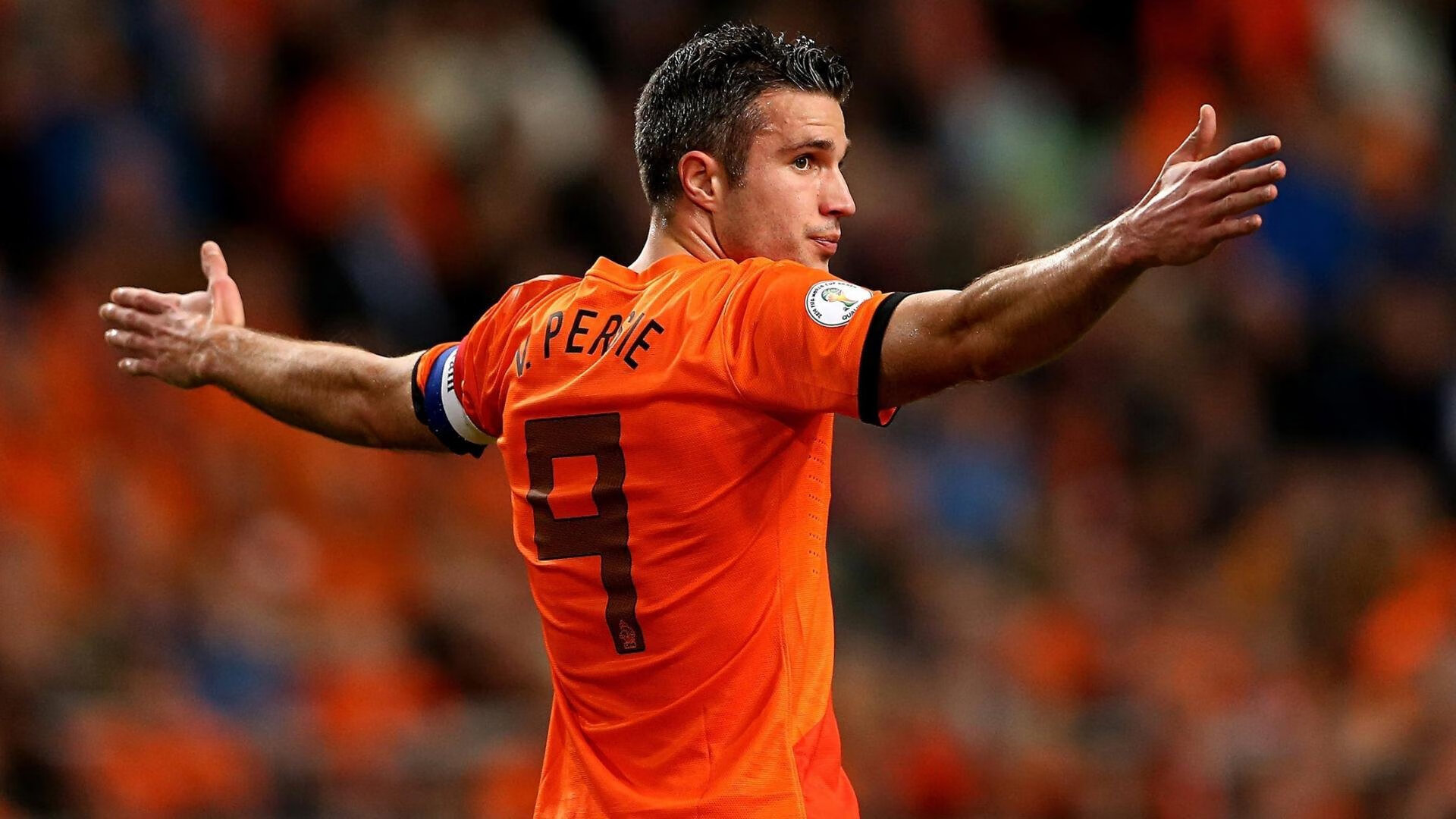 赛道与球场的双重视角，鹈鹕争冠战与F1年度焦点战的启示